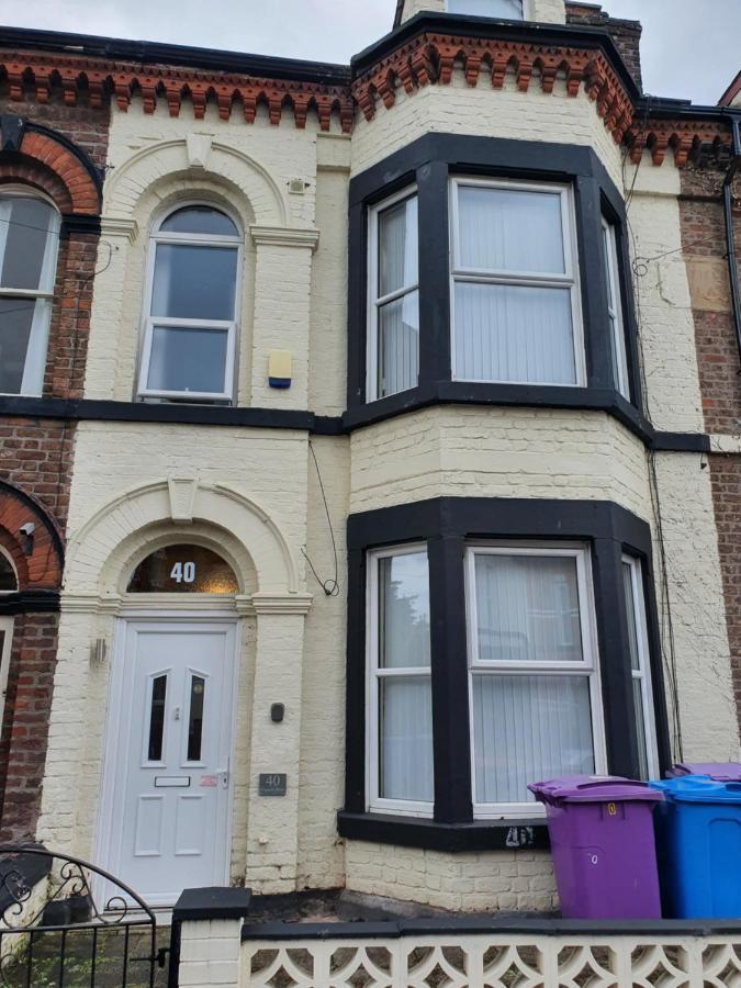 12 Person 6 Bedroom Self Catering House Liverpool Exterior photo